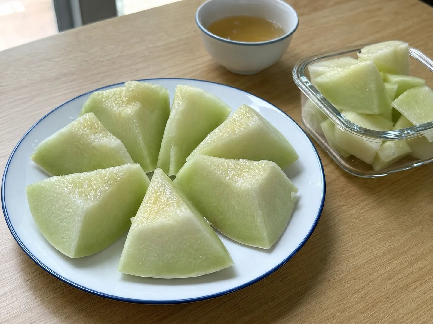玉菇青肉瓜瓣與港式茶飲同桌